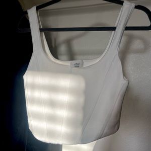 Aritzia Top size L